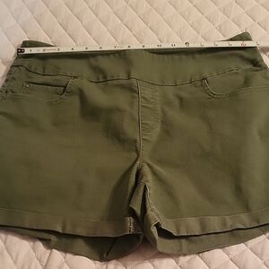 Time and Tru Olive Cargo Shorts